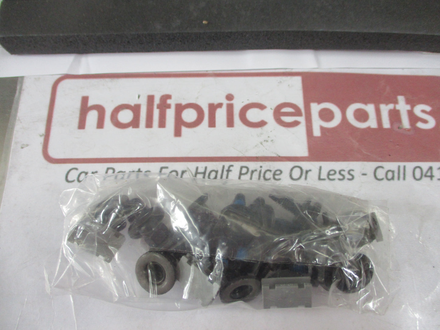 Holden RG Colorado Genuine Bonnet Scoop Molding Fitting Kit (ONLY) New Part