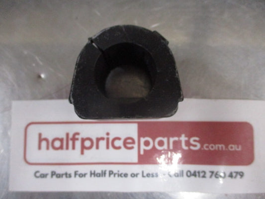 Mitsubishi Pajero Genuine Front Stabilizer Bar Bush New Part