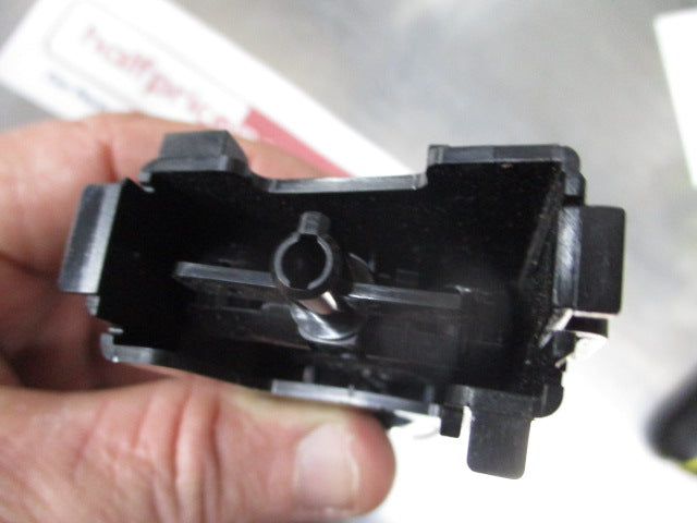 Mitsubishi Pajero Genuine Right Hand Front Headlight Washer Actuator Nozzle/Cap New Part