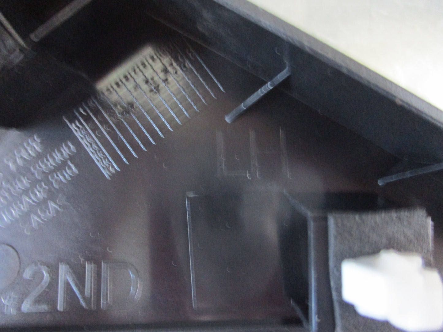 Hyundai Tucson Genuine Left Hand Front Exterior Pillar Molding New Part