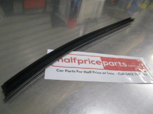 Mitsubishi Triton Genuine Inner Right Hand Rear Window Belt Weatherstrip New Part