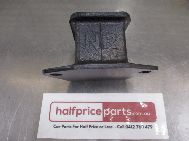 Mitsubishi Pajero/Triton Genuine Engine Mount New Part