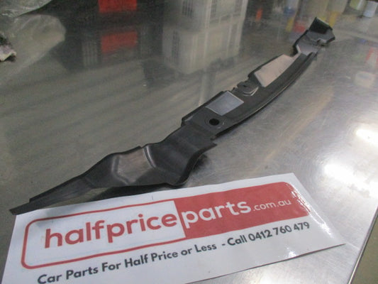 Mitsubishi Outlander Genuine Front Left Hand Guard Rear Protector Seal New Part