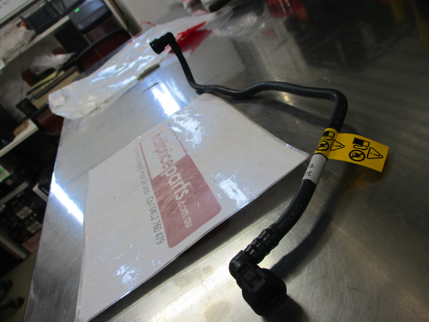 Holden VE Commodore Genuine Fuel Feed Hose Assembley New Part