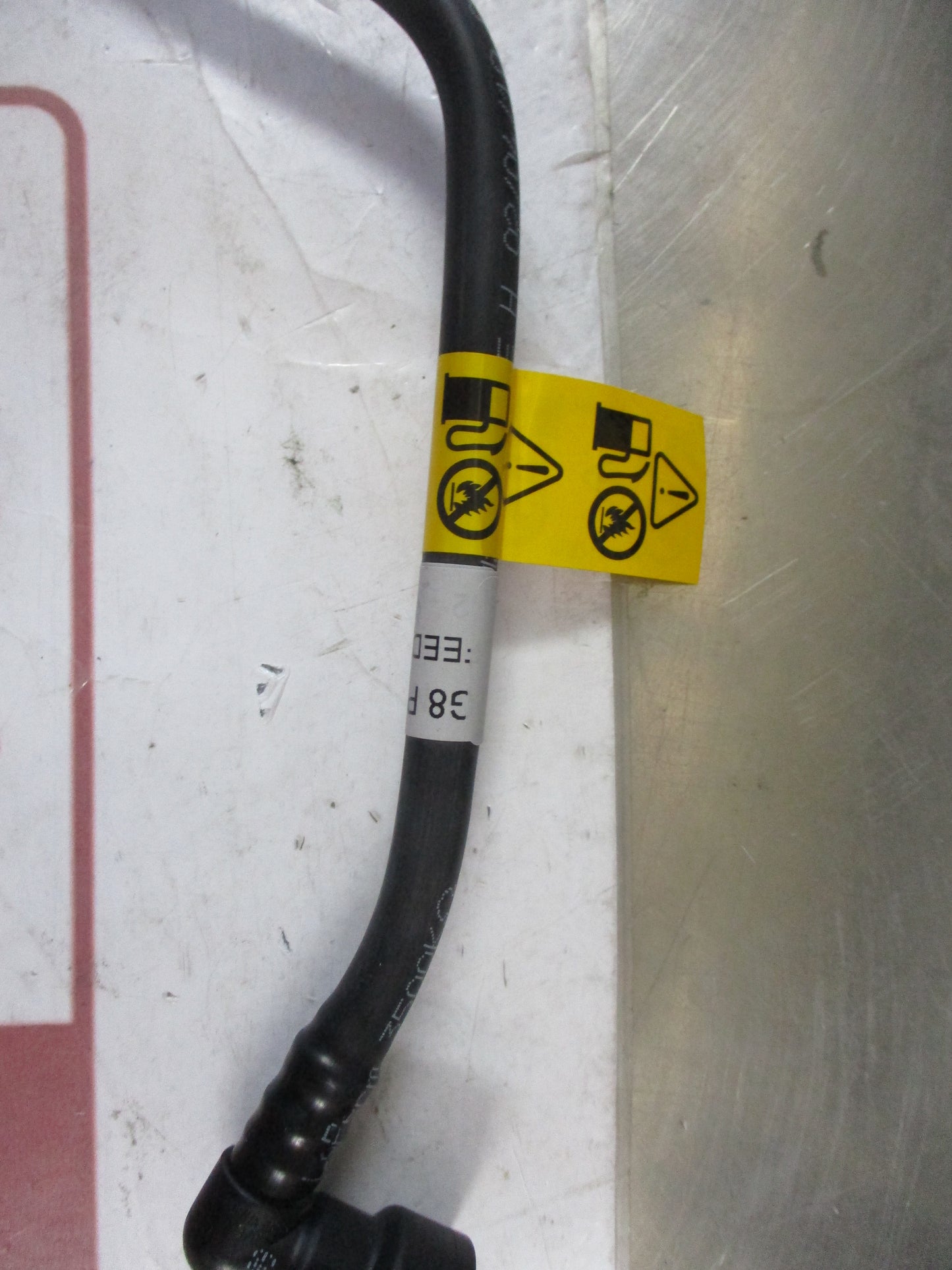 Holden VE Commodore Genuine Fuel Feed Hose Assembley New Part