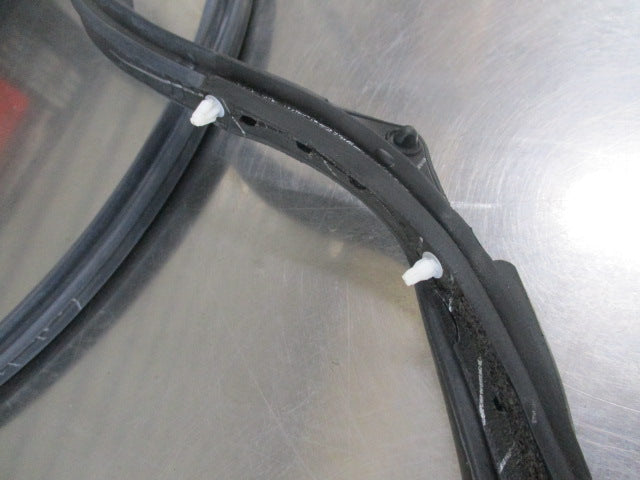 Mitsubishi Triton Genuine Outer Right Hand Rear Door Opening Weatherstrip New Part
