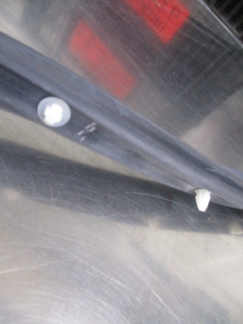 Mitsubishi Triton Genuine Outer Right Hand Rear Door Opening Weatherstrip New Part
