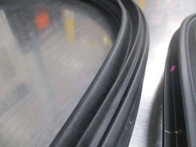 Mitsubishi Triton/Pajero Sport Genuine Outer Right Hand Front Door Opening Weatherstrip New Part