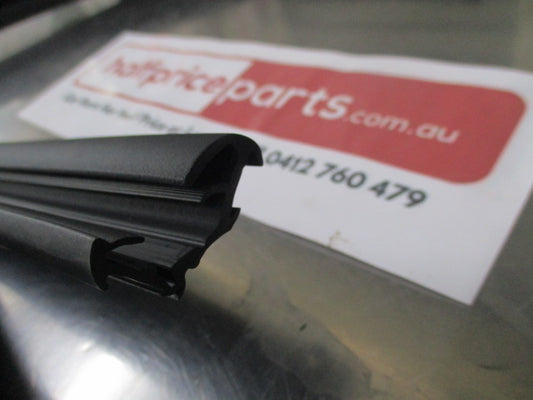 Mitsubishi Outlander Genuine Right Hand Front Door Window Runchannel New Part