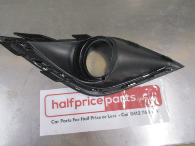 Mitsubishi Outlander Genuine Right Hand Front Fog Light Bezel With Chrome Trim New Part