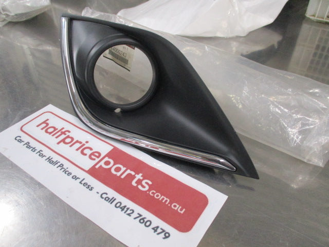 Mitsubishi Outlander Genuine Left Hand Front Fog Light Bezel With Chrome Trim New Part