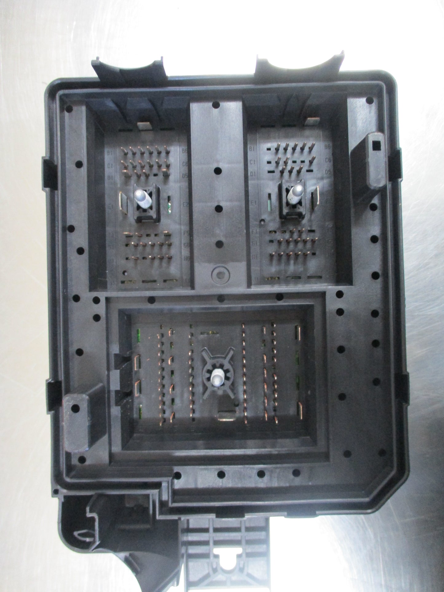 Holden Trax Genuine Fuse Box Assy W/ Fuses New