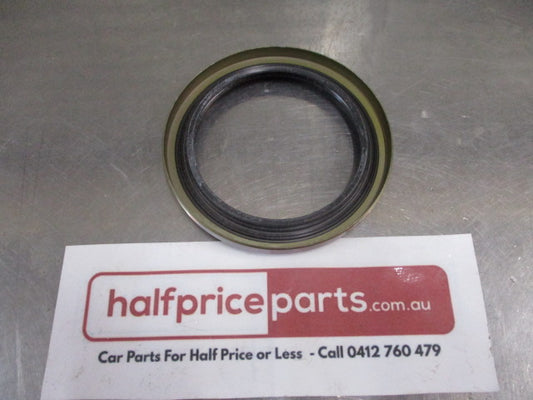 Mitsubishi Fuso Genuine Front Wheel Hub Oil Seal New Part