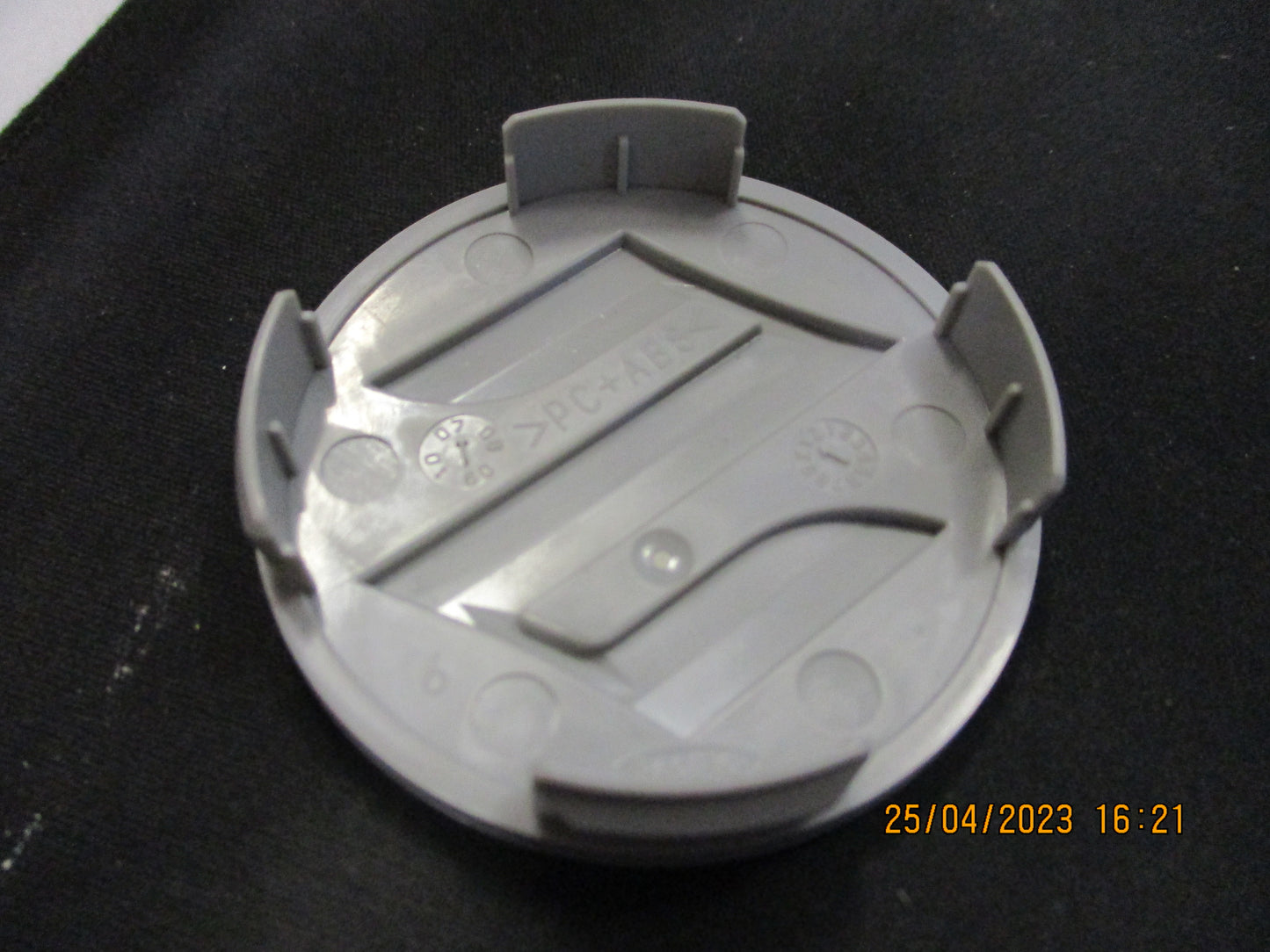 Suzuki Swift/SX4 Genuine Center Wheel Cap New Part