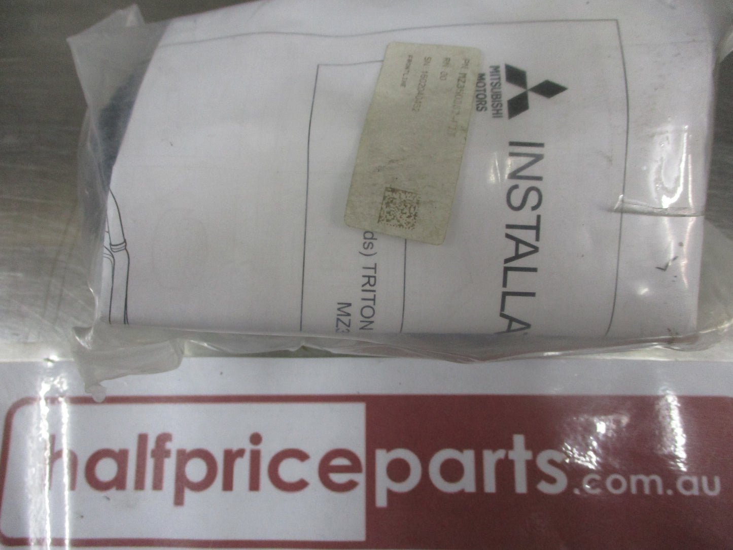 Mitsubishi Triton MN Dual Cab Genuine 3 Pce Sports Bar w/Fitting Kit New Part