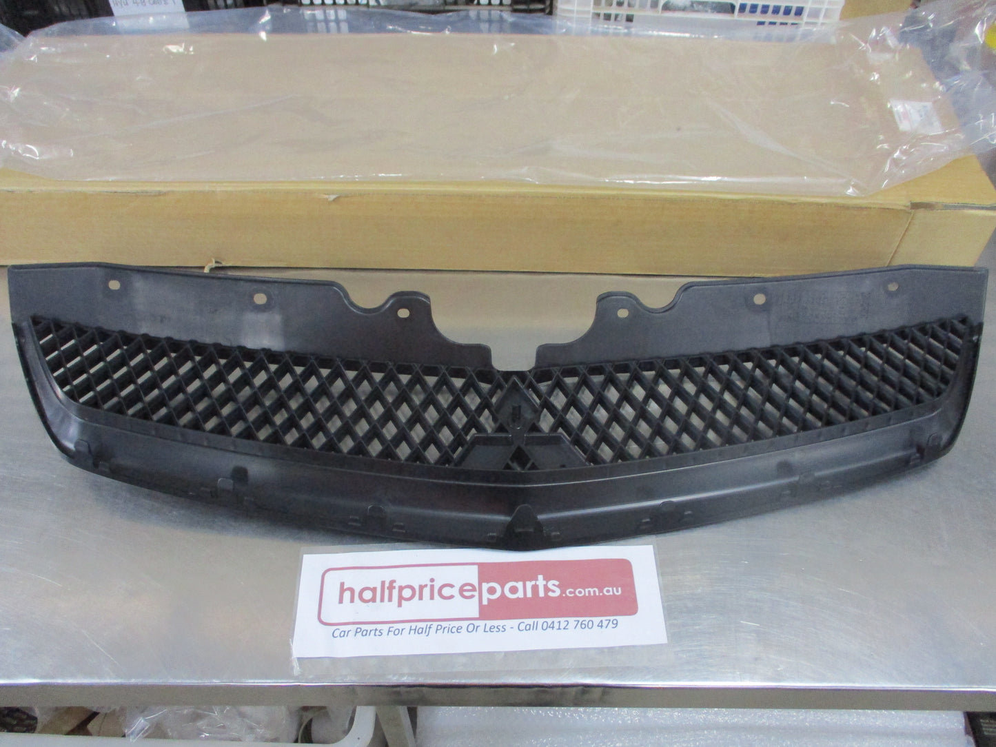 Mitsubishi 380 Genuine Front Grille Assembly New Part