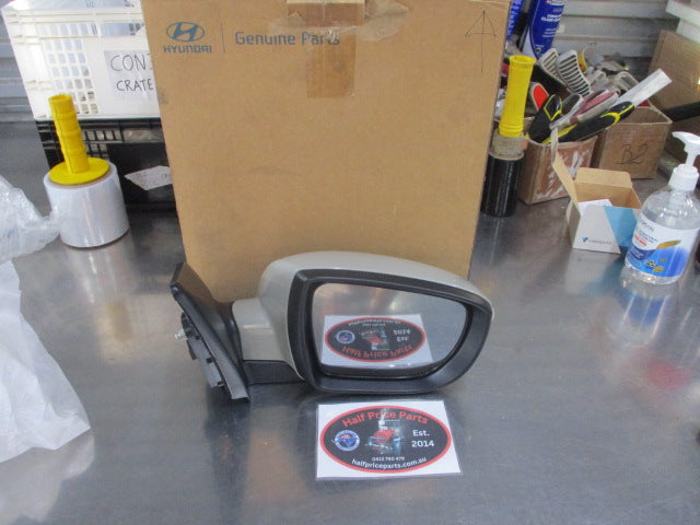Hyundai IX35 Genuine Right Hand Electric Heated Mirror Assembly (Unpainted) New Part