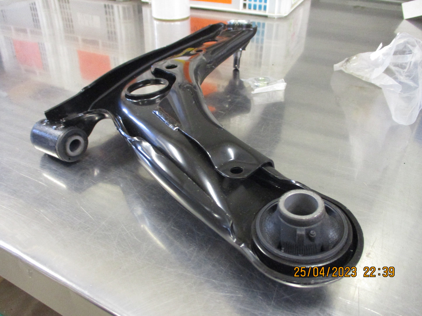 Toyota Yaris/Prius/Corolla Genuine Lower Left Hand No1 Arm Sub Assembly New Part