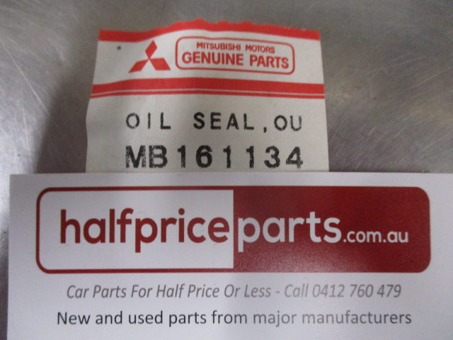 Mitsubishi Canter Genuine Rear Hub Oil Seal New Part