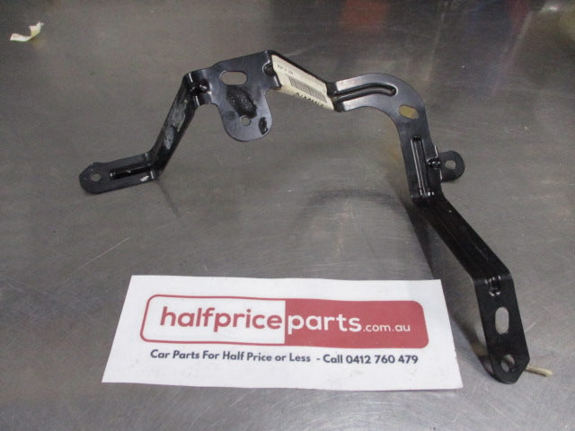 Mitsubishi Outlander Sport Genuine Front Bumper Right Hand Bracket New Part
