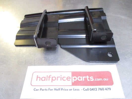 Mitsubishi Pajero Genuine Left Hand Rear Bumper Outer Bracket Reinforcement New Part