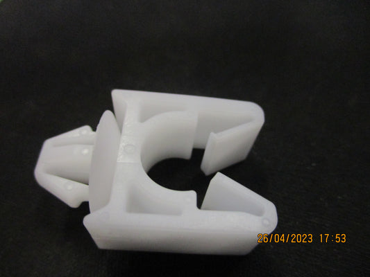 Nissan Altima-Juke-Maxima-Murano-Pathfinder-Quest Genuine Insulator Clamp Clip New Part