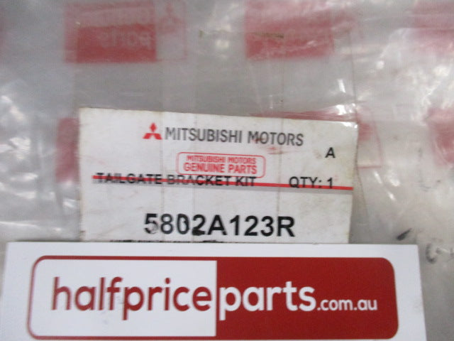 Mitsubishi Lancer Genuine Tailgate Lift Strut Pair with Brackets Kit New Part
