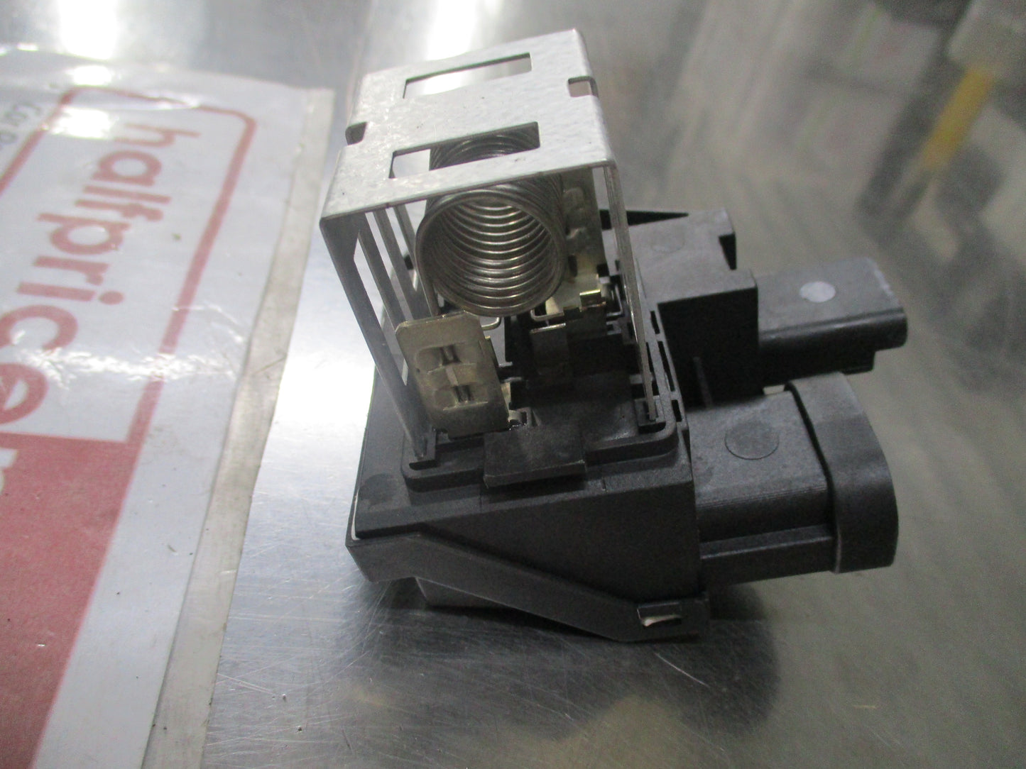 Peugeot -Citroen Genuine Radiator Fan Motor Relay New Part