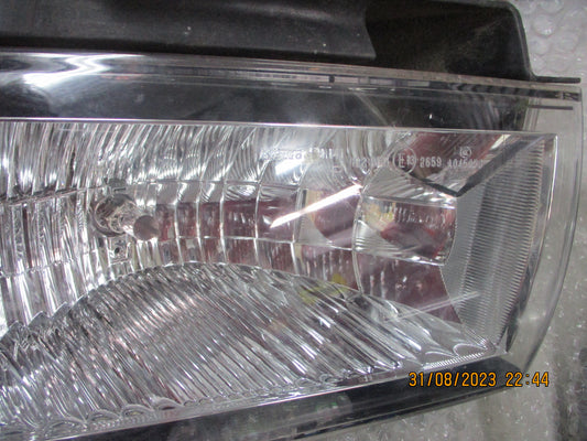 Toyota Landcruiser 200 Series Genuine Fog Light Left and Right (PAIR) UESD VGC