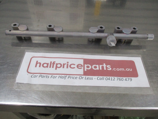 Nissan Juke Genuine Fuel Rail New Part