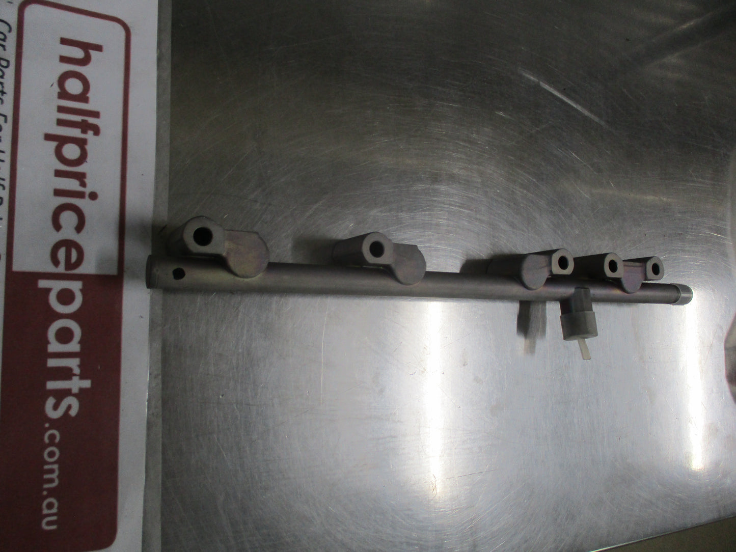 Nissan Juke Genuine Fuel Rail New Part