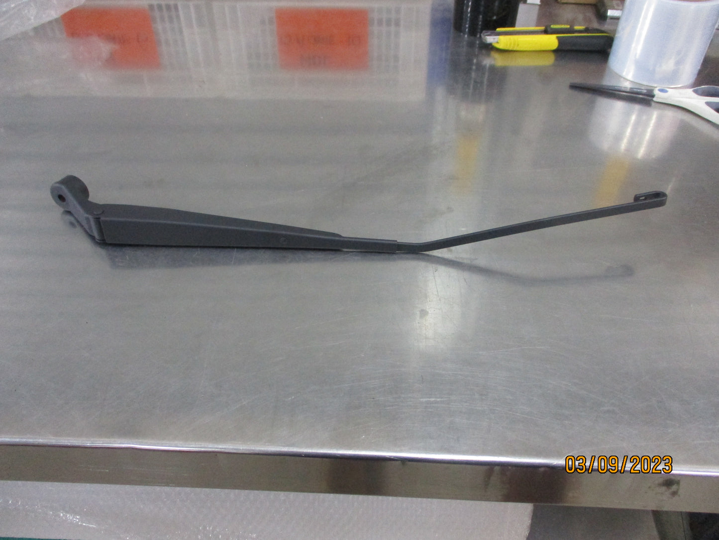 Suzuki Swift Genuine Left Hand Front Wiper Arm New Part