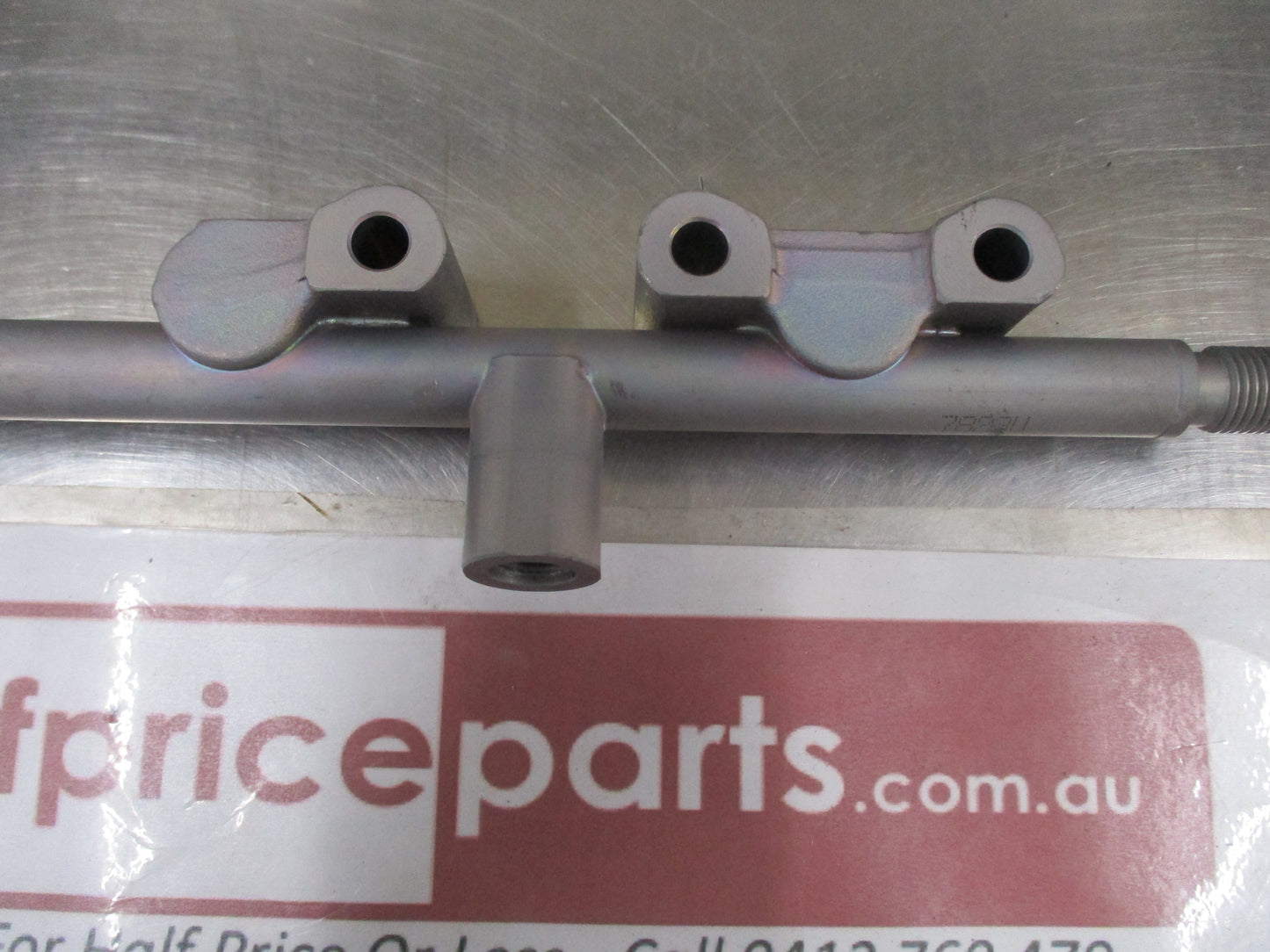 Nissan Juke Genuine Fuel Rail New Part