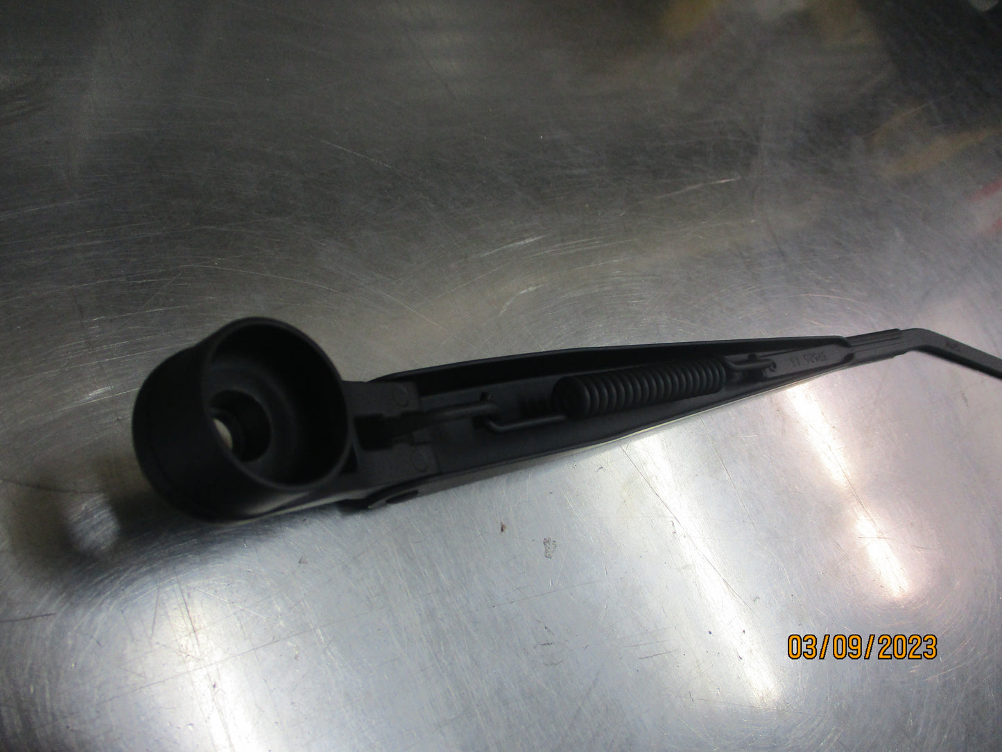 Suzuki Swift Genuine Left Hand Front Wiper Arm New Part