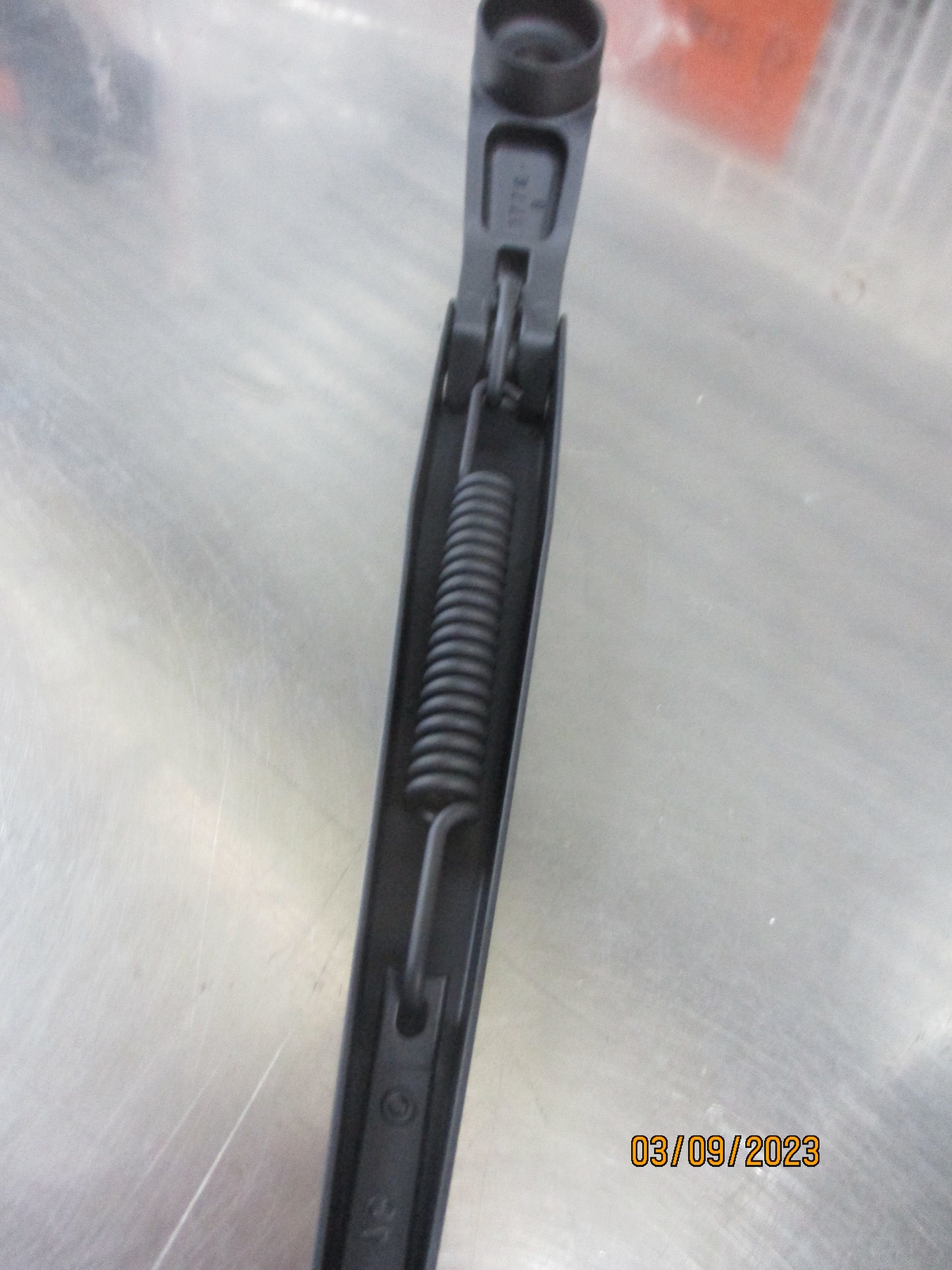 Suzuki Swift Genuine Left Hand Front Wiper Arm New Part