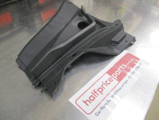 Mitsubishi Grandis Genuine Front Windshield Left Hand Deck Garnish New Part