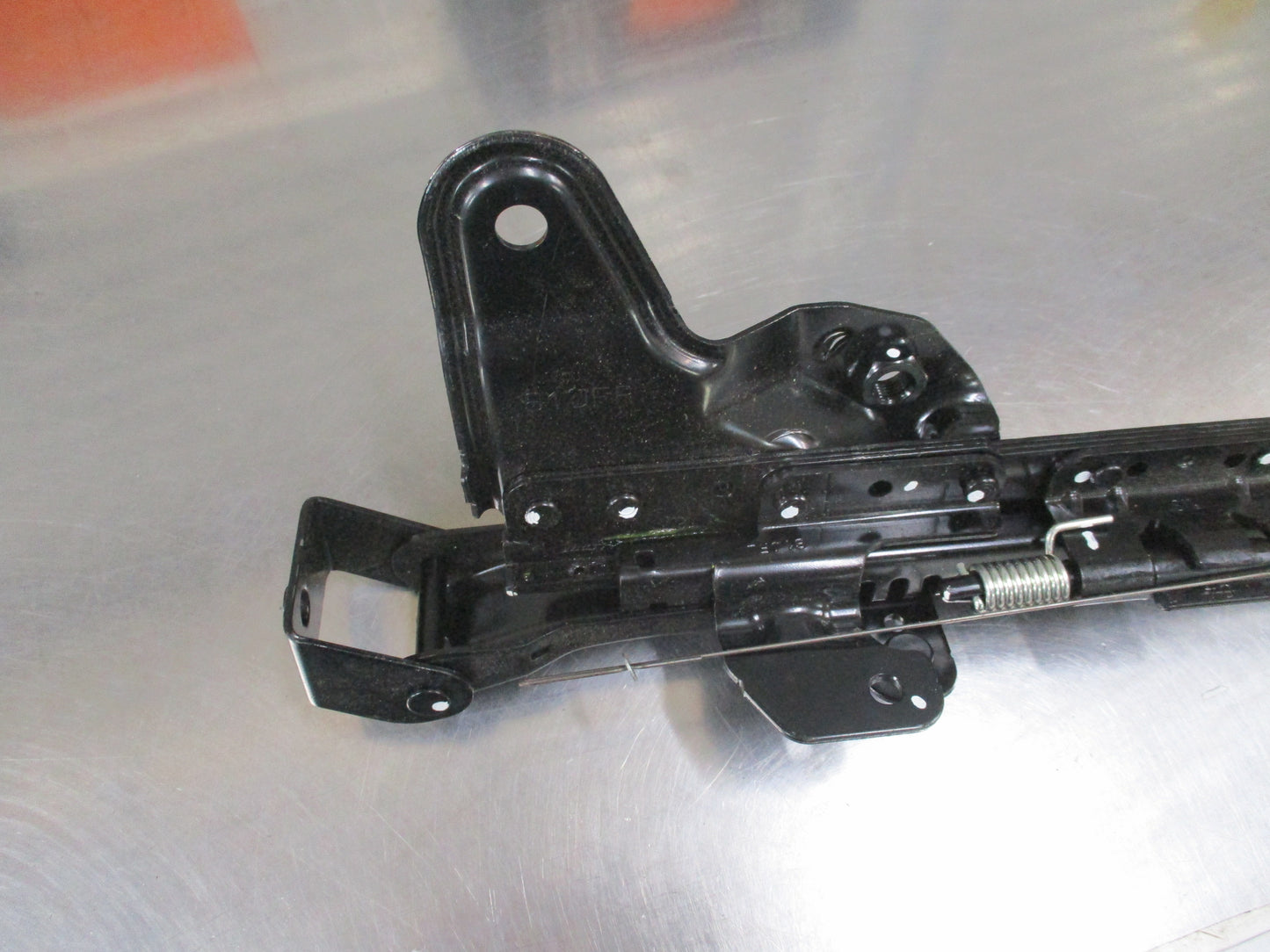 Suzuki Carry-Super Carry GC415V-GC416V Right Hand Front Inside Seat Adjuster Rail New Part