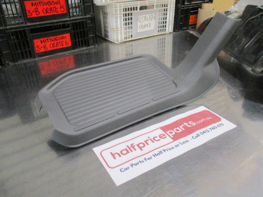 Mitsubishi Pajero Genuine Rear Left Hand Scuff Plate Trim New Part