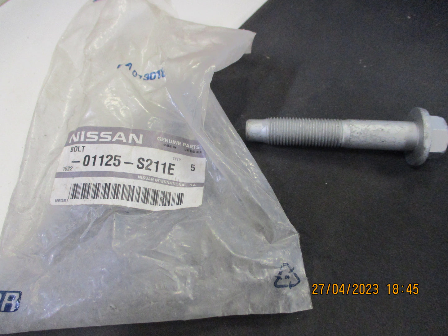 Nissan Narava D40M/R51 Pathfinder/Qashqai Genuine Control Arm Bolt New Part
