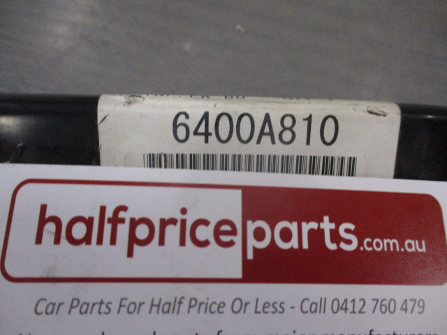 Mitsubishi Pajero Genuine Front Right Hand Bumper Side Support New Part