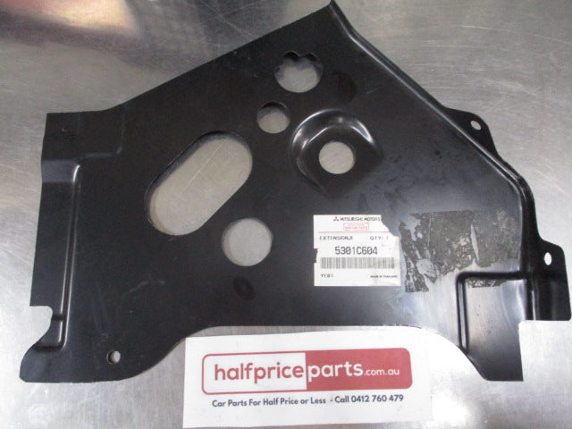 Mitsubishi Pajero Sport Genuine Right Hand Rear End Panel Extension New Part