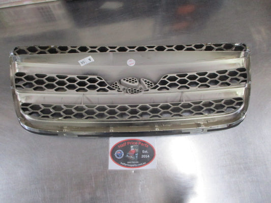 Hyundai Santa Fe Genuine Front Chrome And Black Grille Assembly New Part