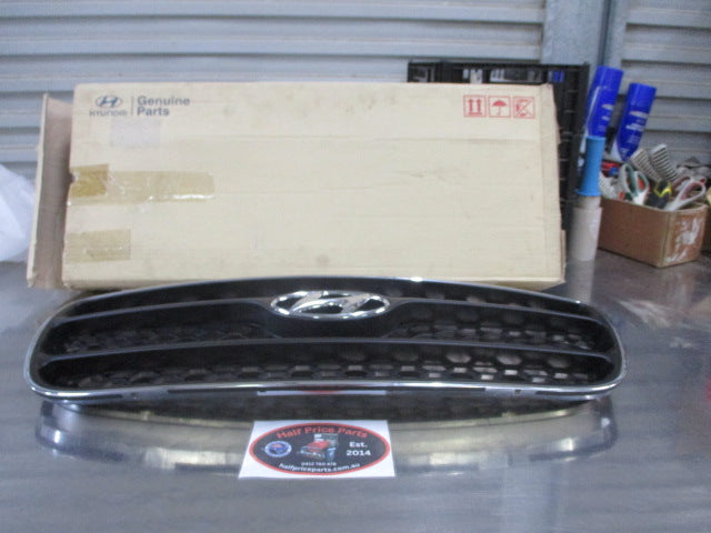 Hyundai Santa Fe Genuine Front Chrome And Black Grille Assembly New Part