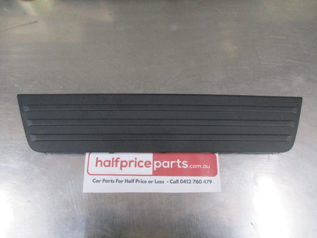 Mitsubishi Triton Genuine Rear Bumper Centre Step Cover Tread New Part