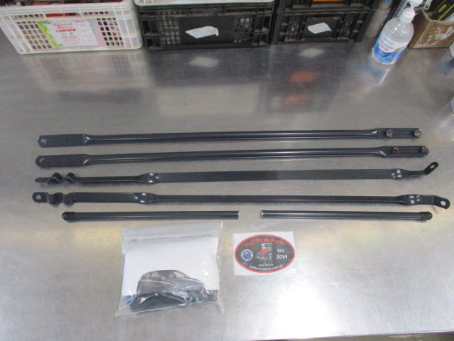 Hyundai I30 PD Genuine Front Position Cargo Barrier Fitting Kit New Part.