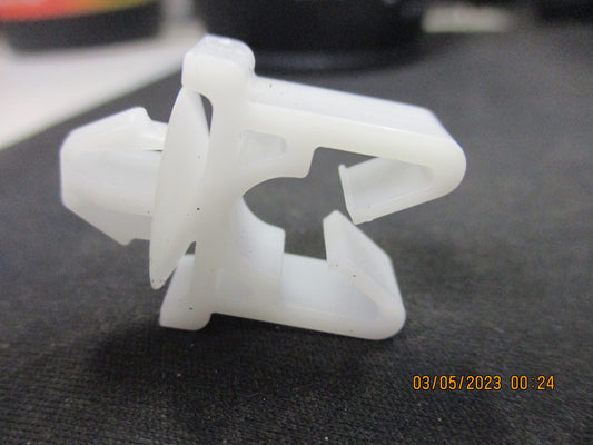 Nissan 350Z Genuine A/C Insulator Tube Clamp New Part