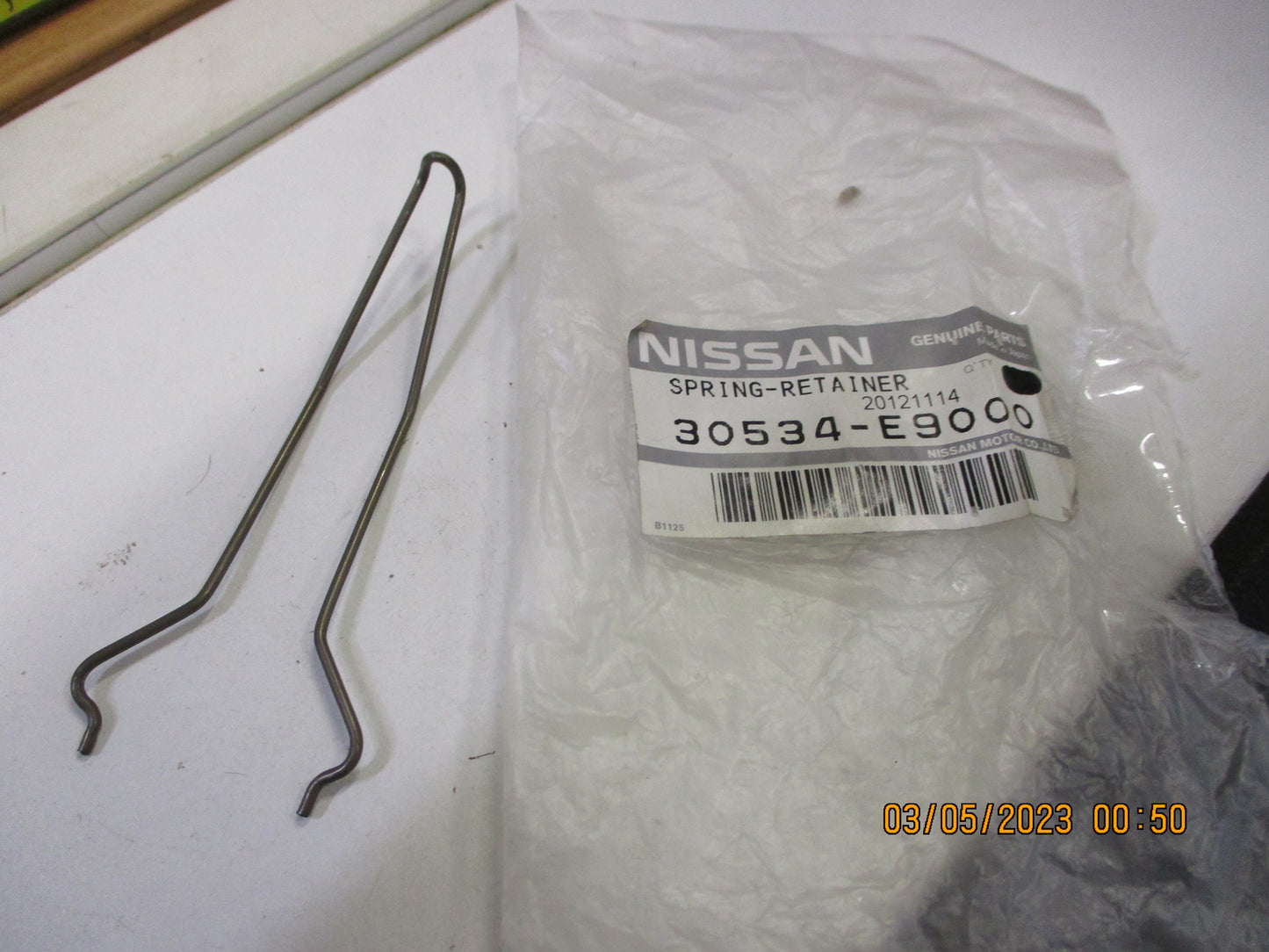 Nissan 240Z-260Z-200SX-300ZX Genuine Clutch Withdrawl Lever Retainer Spring New Part