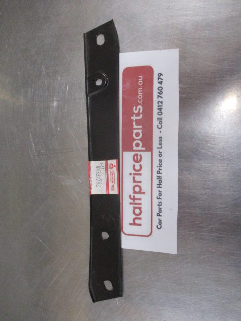 Mitsubishi Magna Genuine Bumper Cover Bracket Front Upper New Part