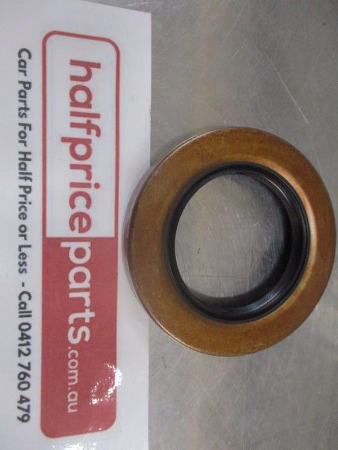 Mitsubishi Canter Genuine Oil Seal Rear Diff Pinon New Part