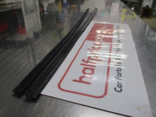 Mitsubishi Triton Genuine Front Windscreen Wiper Blade Rubber Set New Part